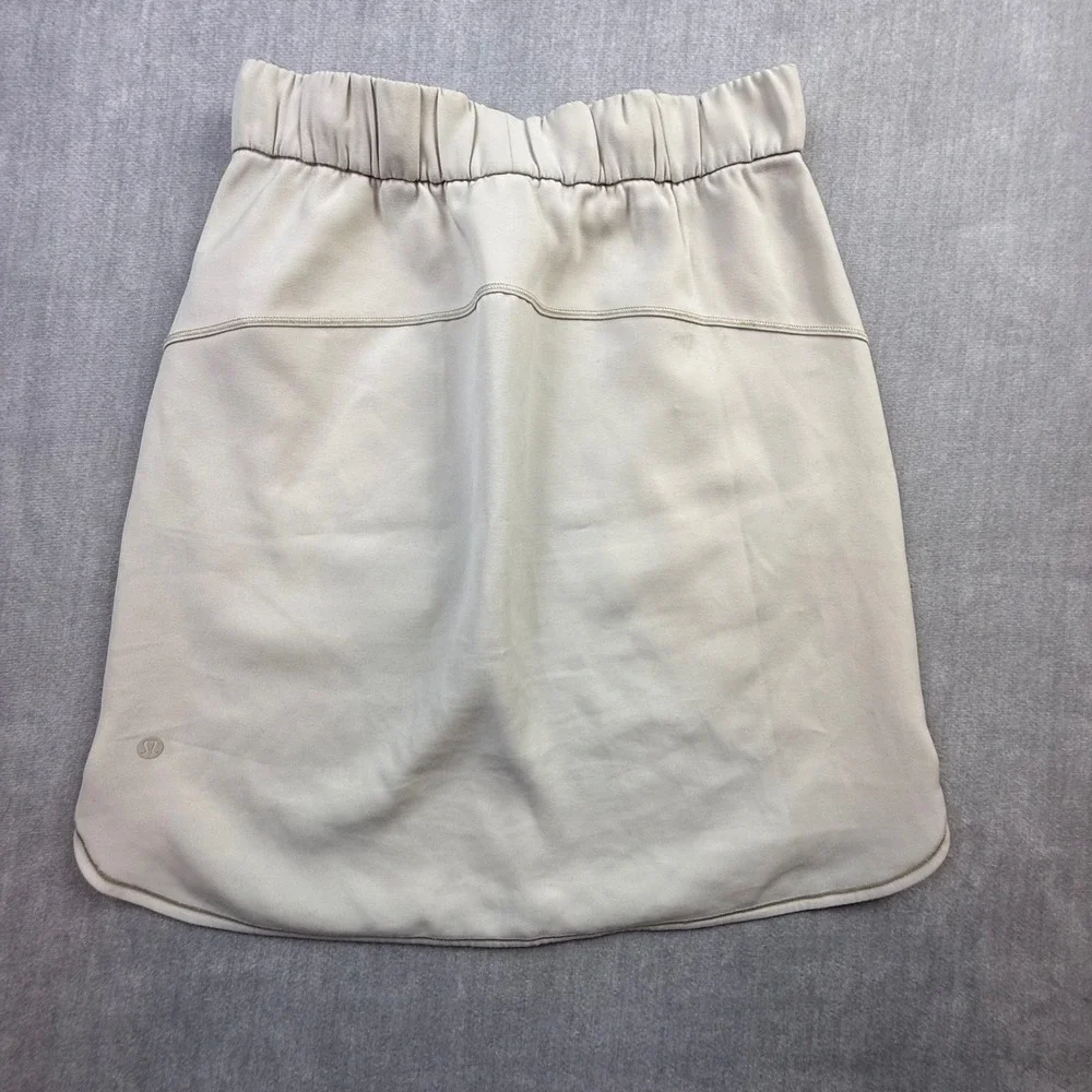 Lululemon‎ Beige Drawstring Elastic Waist Athletic Skirt Size 6 Pocketed Active - Picture 4 of 6